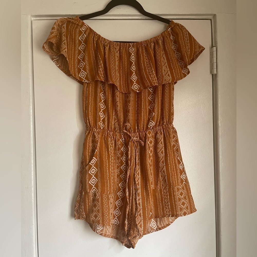 Iris Orange Shorts Romper With pockets Size Small‎